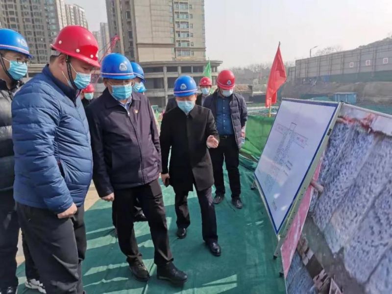 市委常委、市政府黨組成員魏建平調(diào)研左掖門(mén)游園停車場(chǎng)項(xiàng)目建設(shè)工作